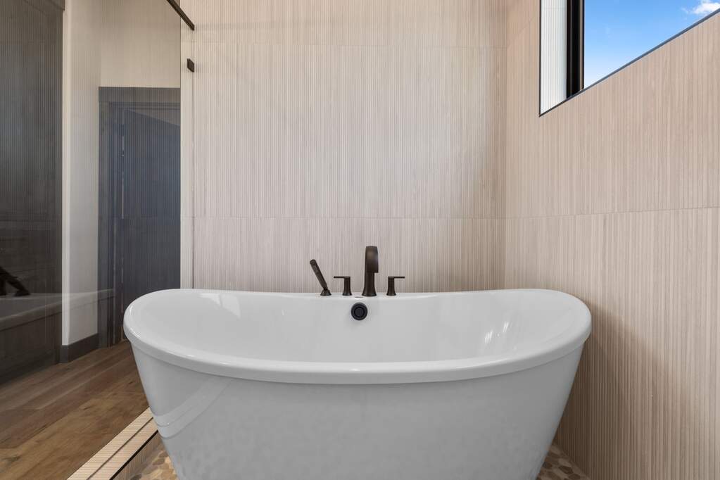 3 Bedroom Single Family Home/House's Image 29