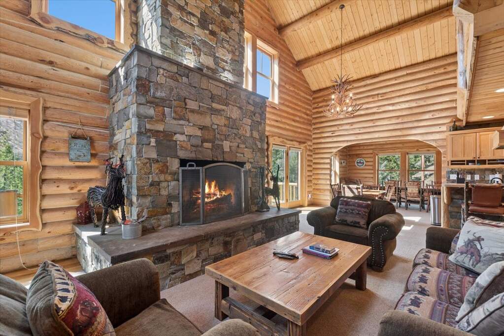 5 Bedroom Single Family Home/House's Image 10