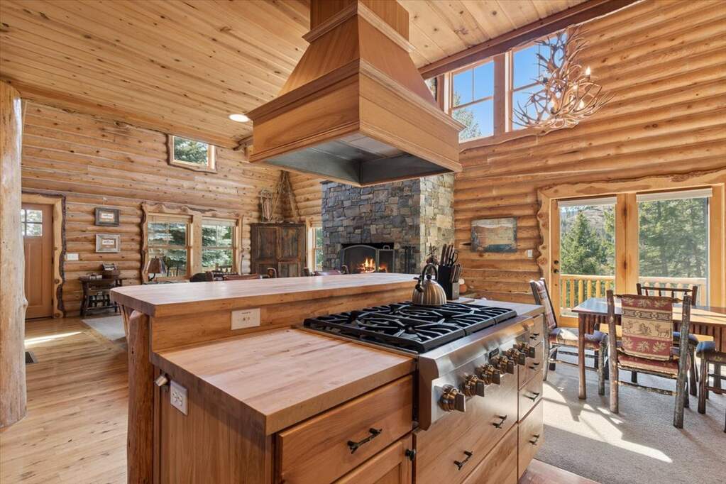 5 Bedroom Single Family Home/House's Image 18