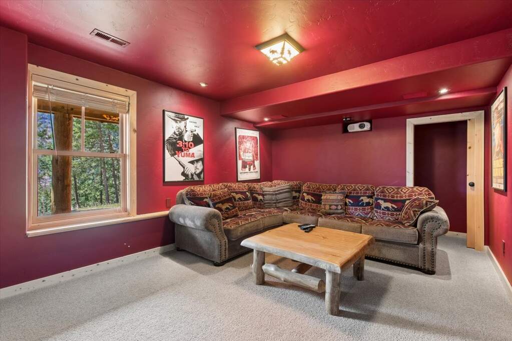 5 Bedroom Single Family Home/House's Image 34