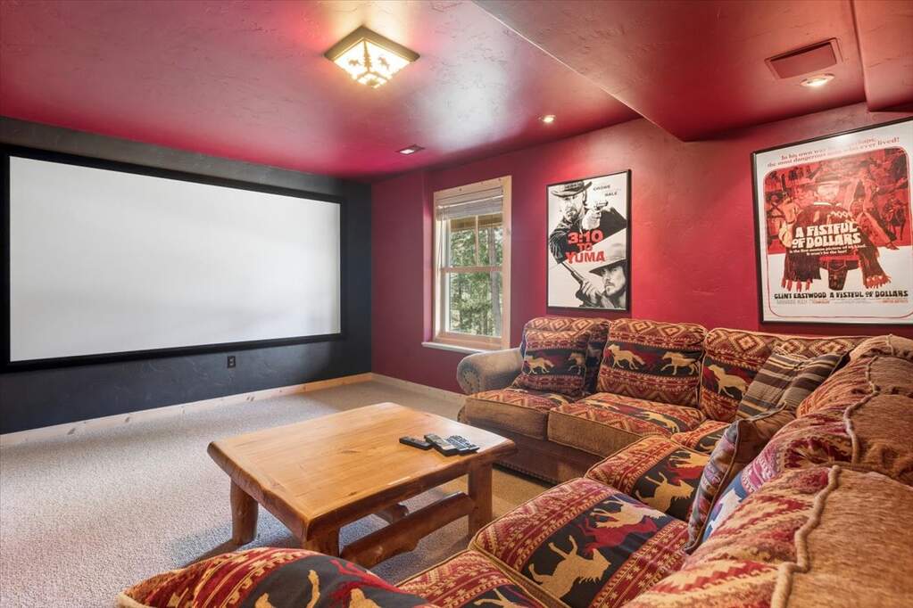 5 Bedroom Single Family Home/House's Image 35