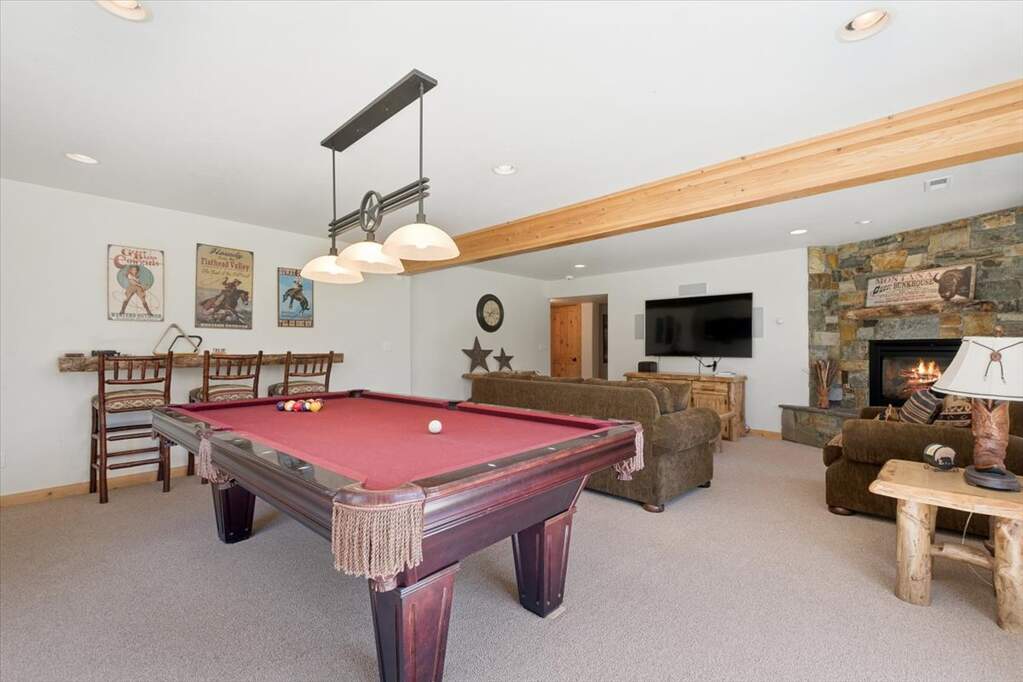 5 Bedroom Single Family Home/House's Image 38