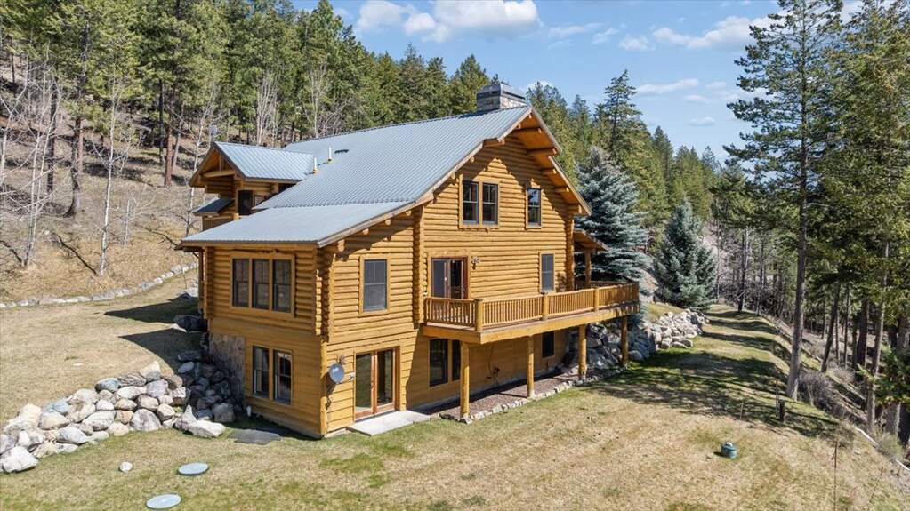 5 Bedroom Single Family Home/House's Image 4