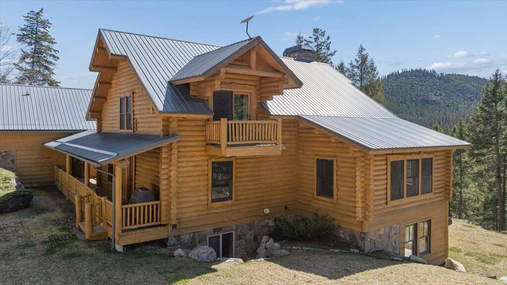 5 Bedroom Single Family Home/House's Image 6