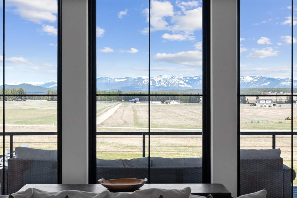 5 Bedroom Single Family Home/House's Image 7