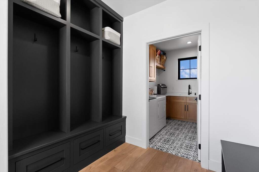 5 Bedroom Single Family Home/House's Image 23