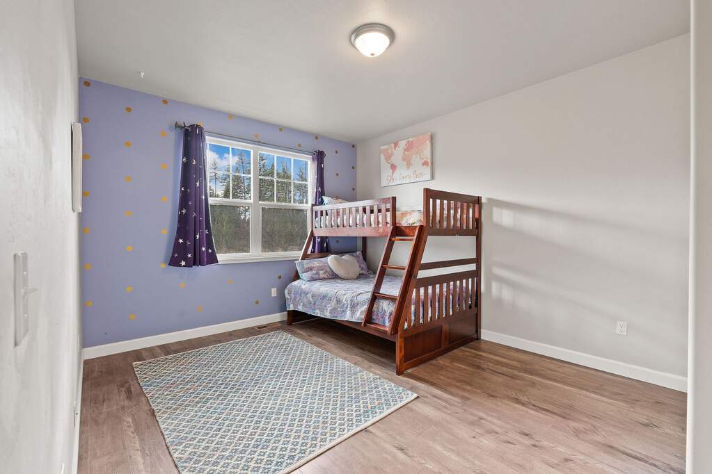 6 Bedroom Single Family Home/House's Image 23