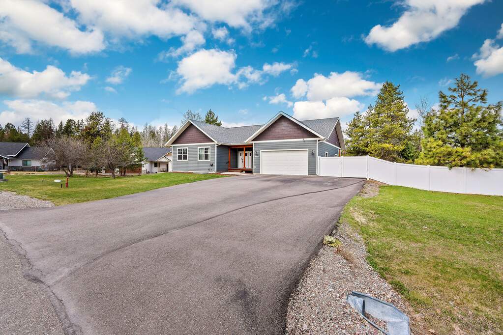 6 Bedroom Single Family Home/House's Image 38