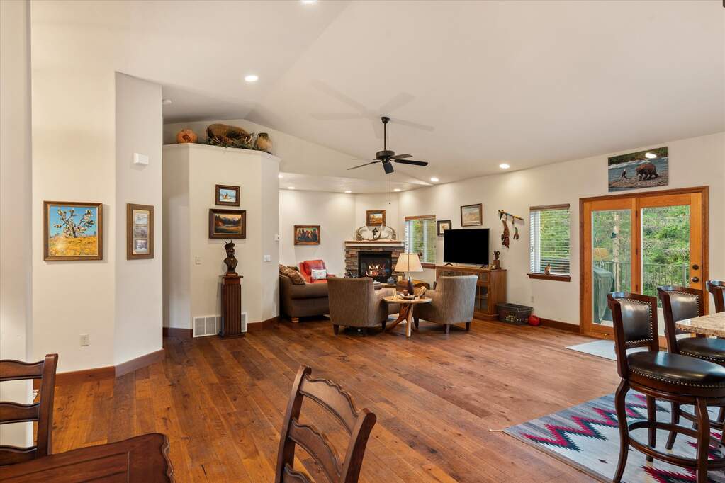 5 Bedroom Single Family Home/House's Image 11