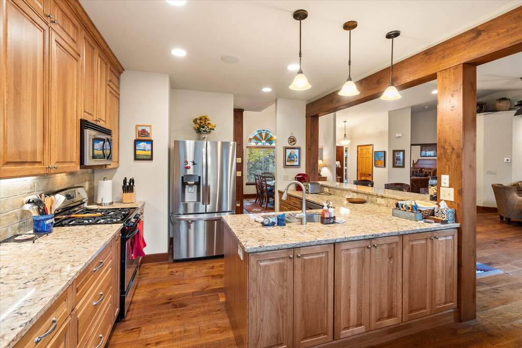 5 Bedroom Single Family Home/House's Image 14