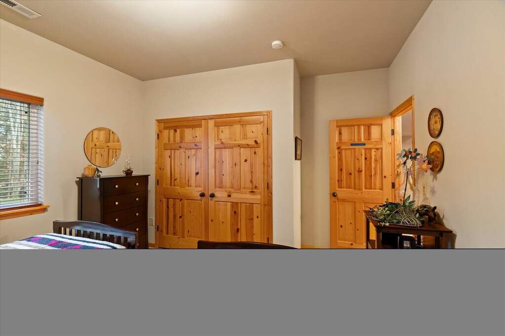 5 Bedroom Single Family Home/House's Image 27