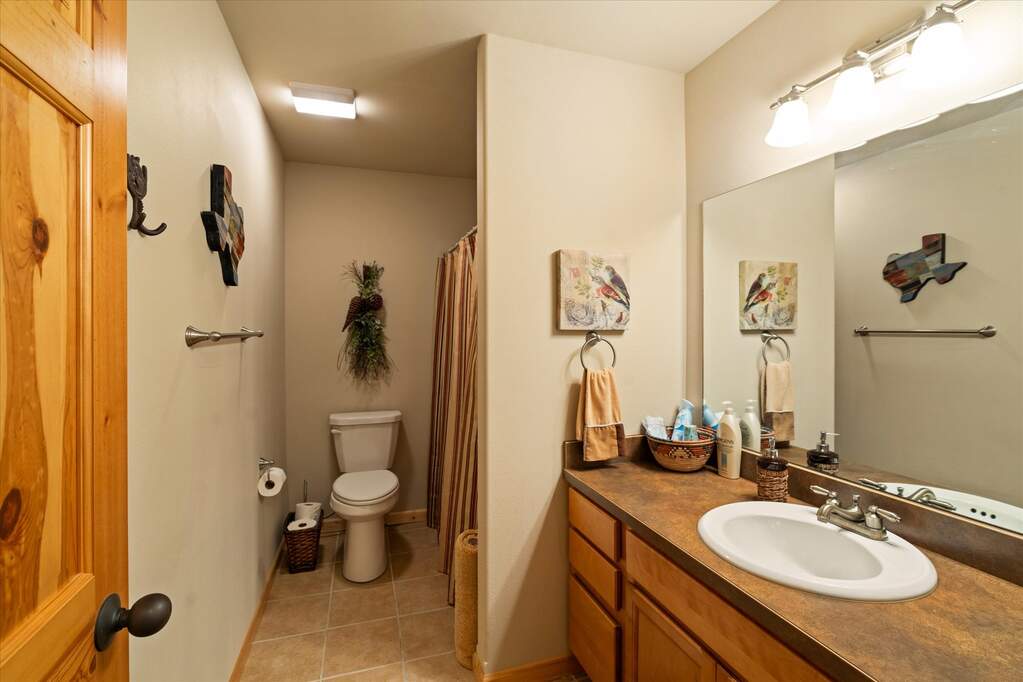5 Bedroom Single Family Home/House's Image 28