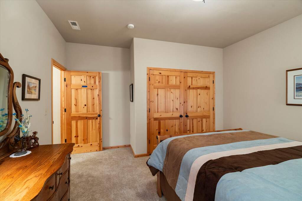 5 Bedroom Single Family Home/House's Image 30
