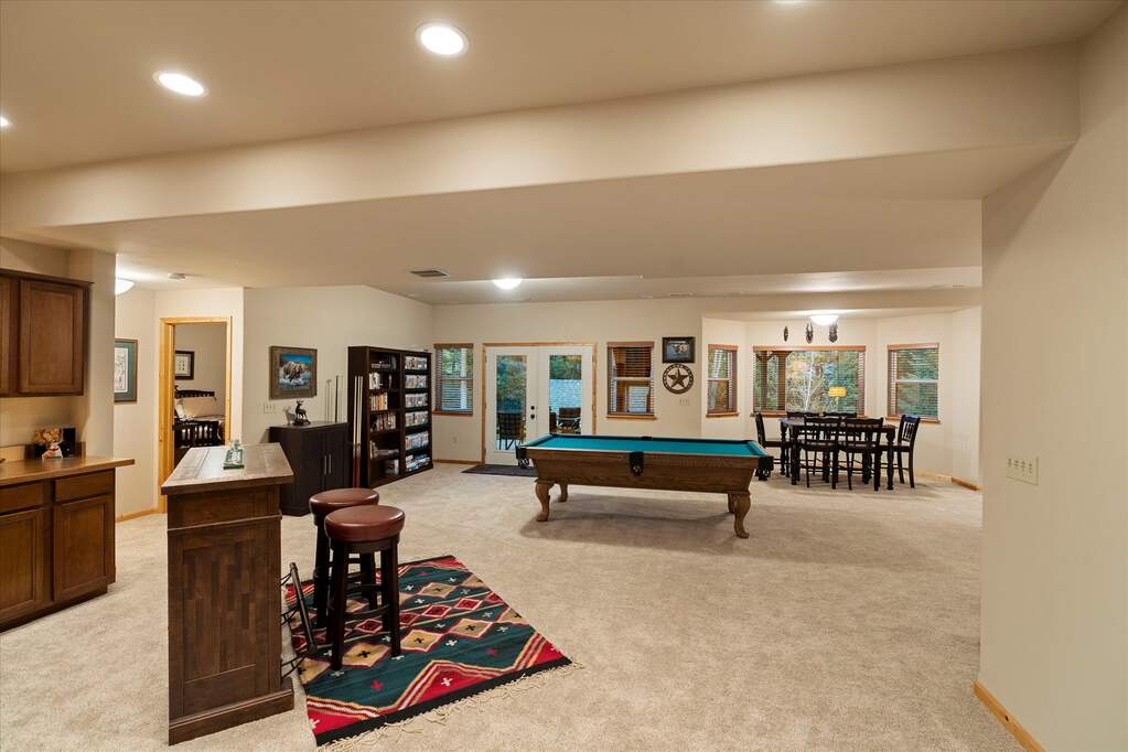 5 Bedroom Single Family Home/House's Image 43