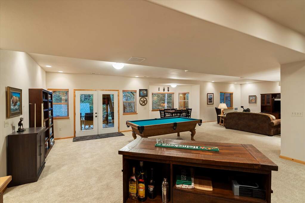 5 Bedroom Single Family Home/House's Image 44