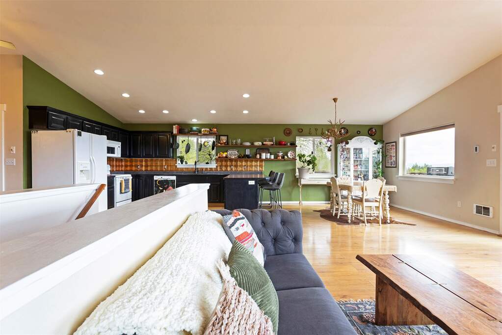 4 Bedroom Single Family Home/House's Image 63