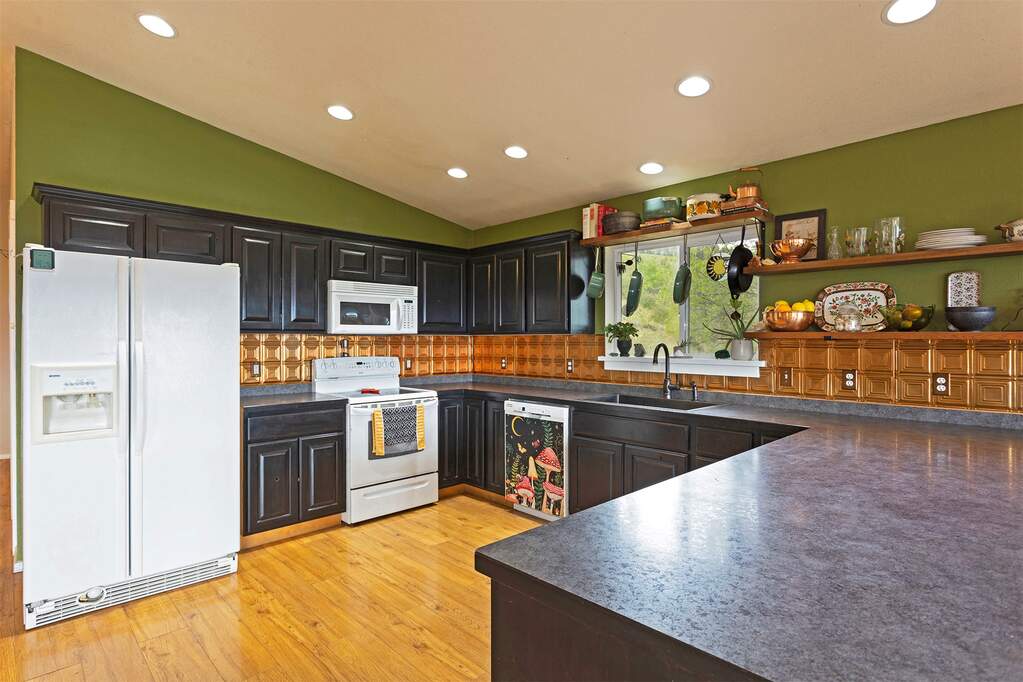 4 Bedroom Single Family Home/House's Image 68
