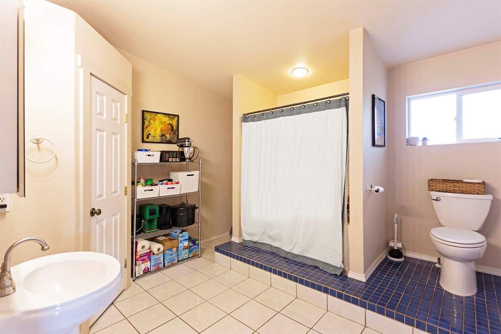 4 Bedroom Single Family Home/House's Image 71