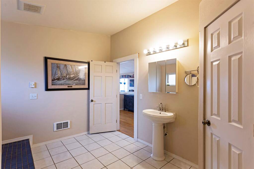 4 Bedroom Single Family Home/House's Image 72