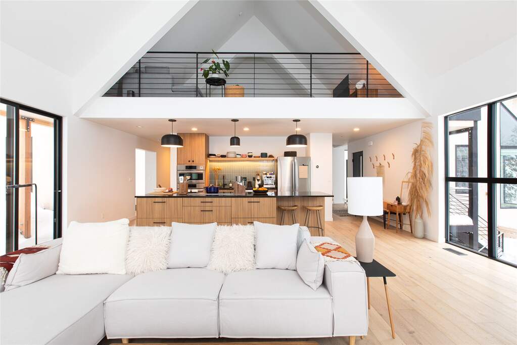 3 Bedroom Single Family Home/House's Image 8