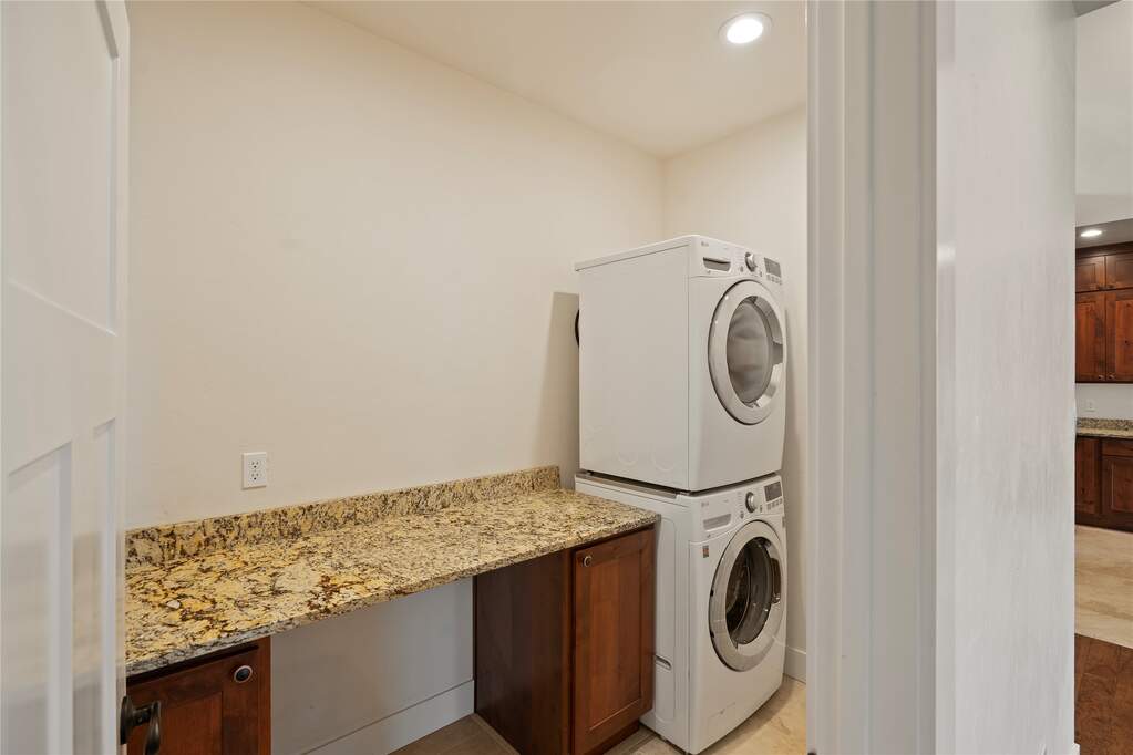 3 Bedroom Single Family Home/House's Image 28