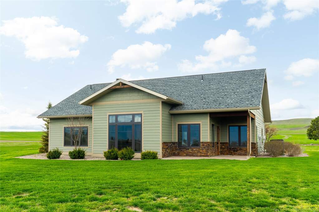 3 Bedroom Single Family Home/House's Image 3