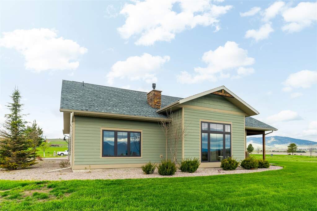 3 Bedroom Single Family Home/House's Image 4