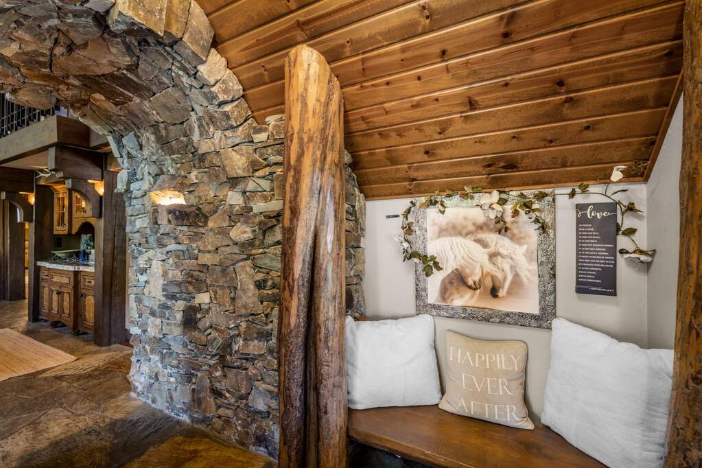 4 Bedroom Single Family Home/House's Image 7