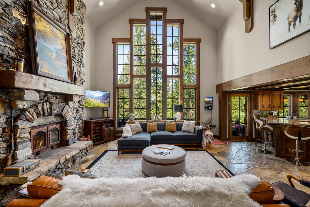 4 Bedroom Single Family Home/House's Image 9