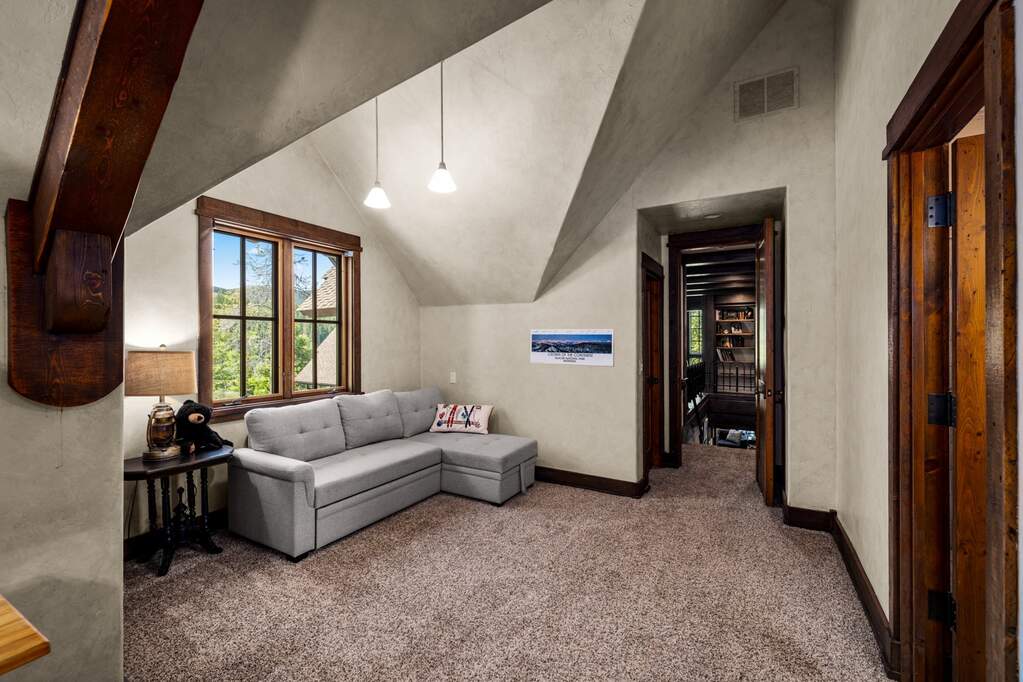 4 Bedroom Single Family Home/House's Image 32