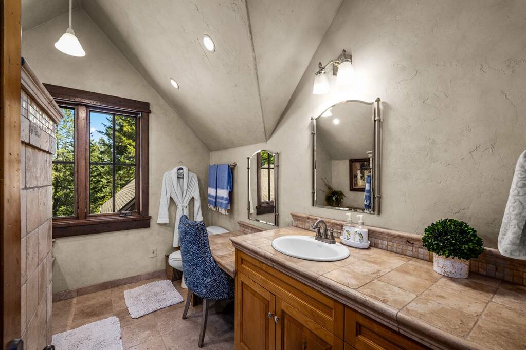 4 Bedroom Single Family Home/House's Image 33