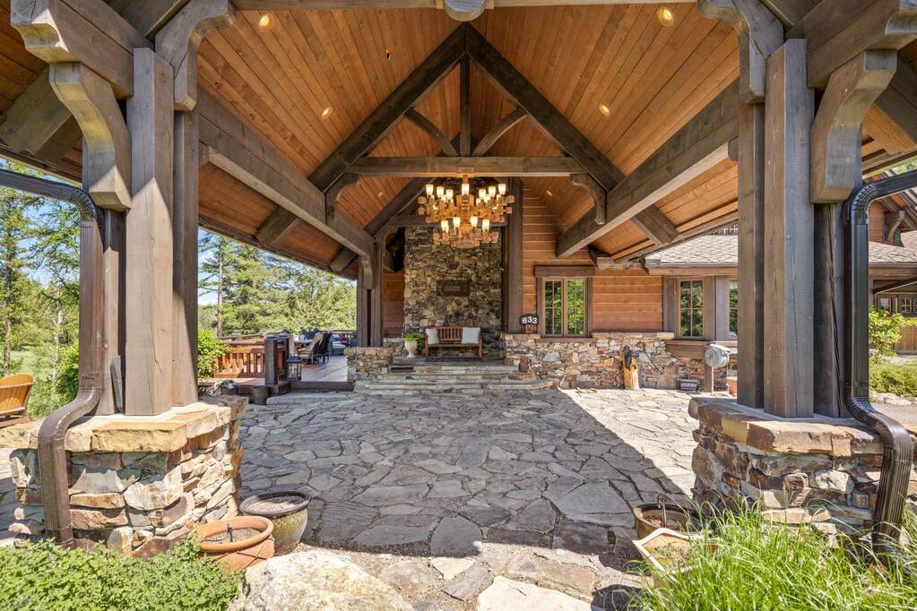 4 Bedroom Single Family Home/House's Image 5