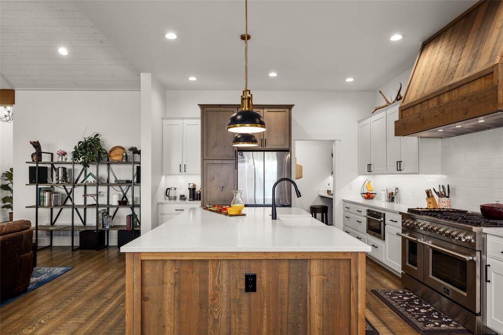 5 Bedroom Single Family Home/House's Image 13