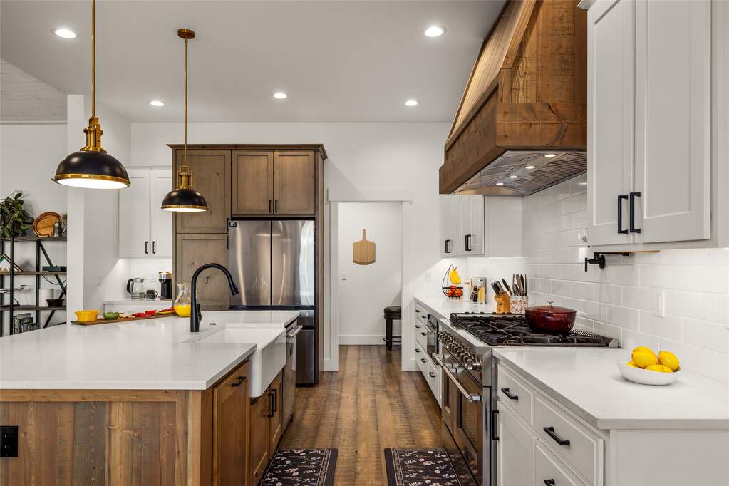 5 Bedroom Single Family Home/House's Image 15