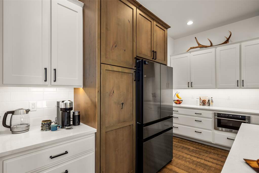 5 Bedroom Single Family Home/House's Image 16