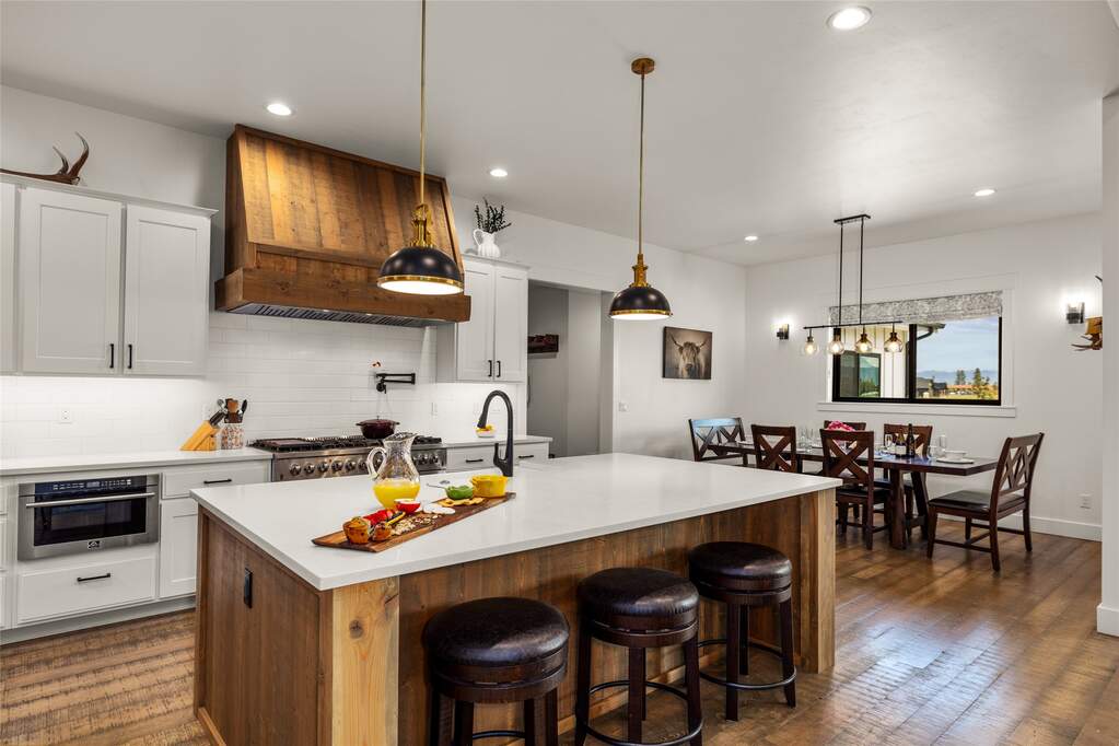 5 Bedroom Single Family Home/House's Image 17
