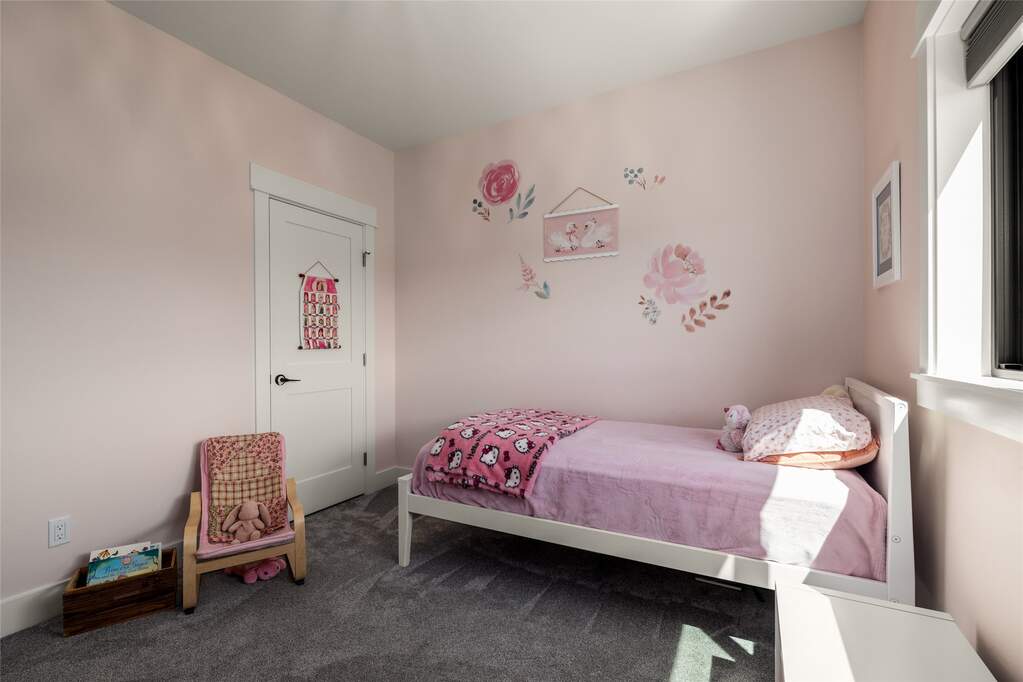 5 Bedroom Single Family Home/House's Image 27