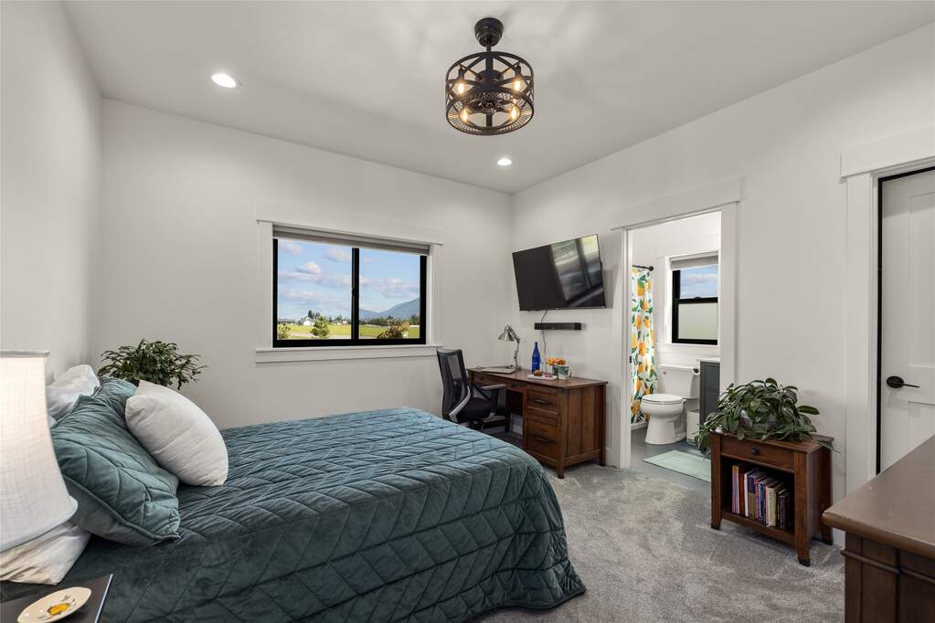 5 Bedroom Single Family Home/House's Image 30