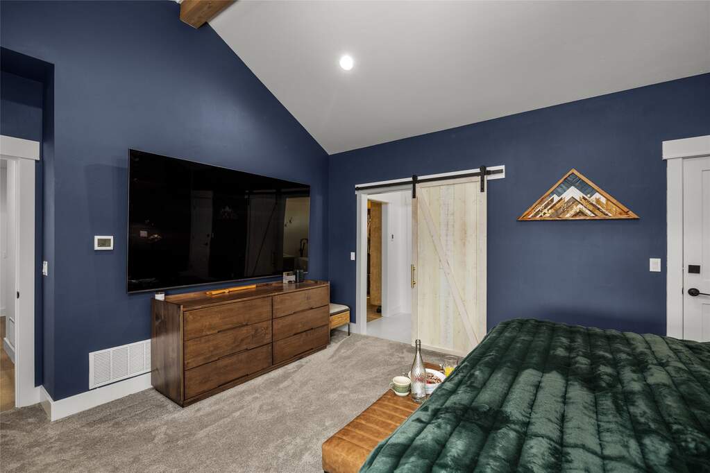 5 Bedroom Single Family Home/House's Image 36