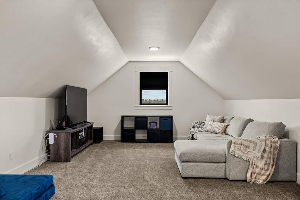 5 Bedroom Single Family Home/House's Image 43