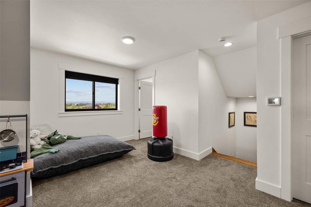 5 Bedroom Single Family Home/House's Image 44