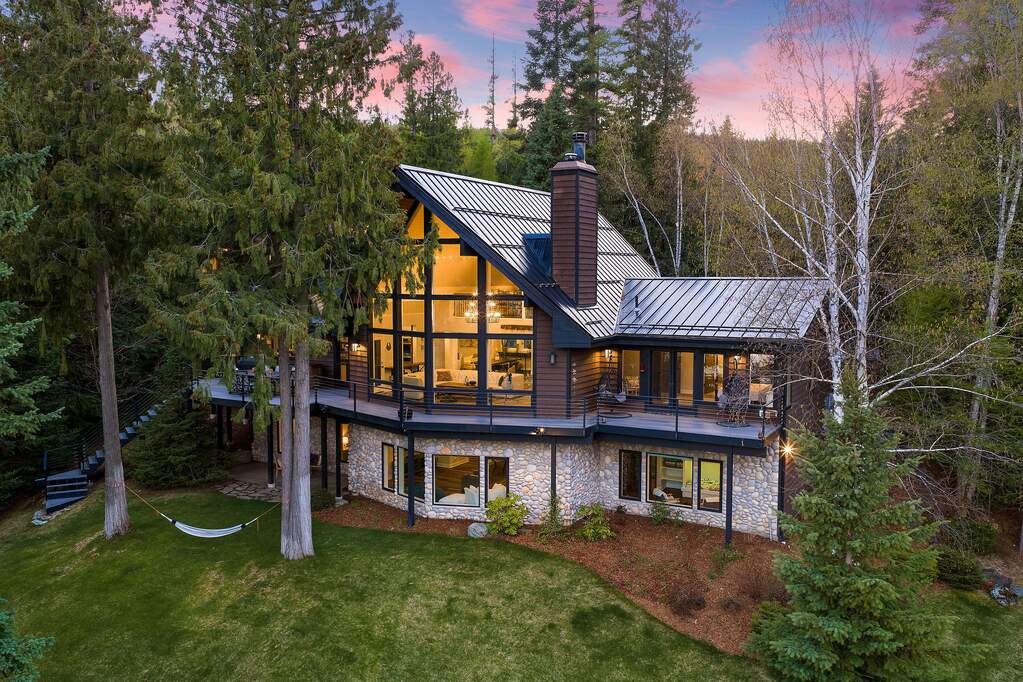 7 Bedroom Single Family Home/House's Image 107