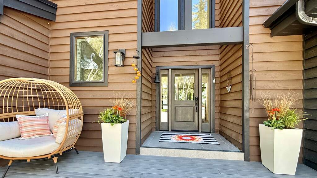7 Bedroom Single Family Home/House's Image 14