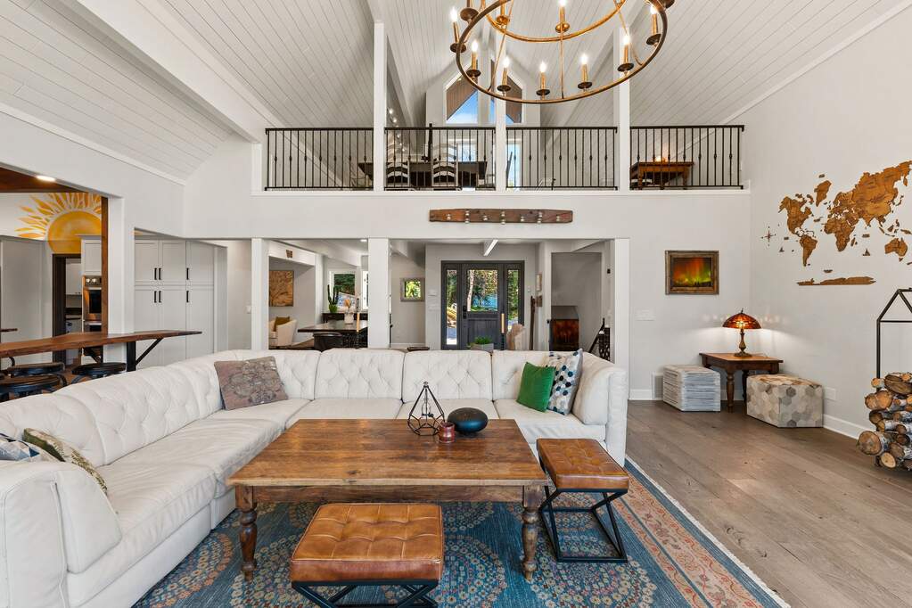 7 Bedroom Single Family Home/House's Image 21