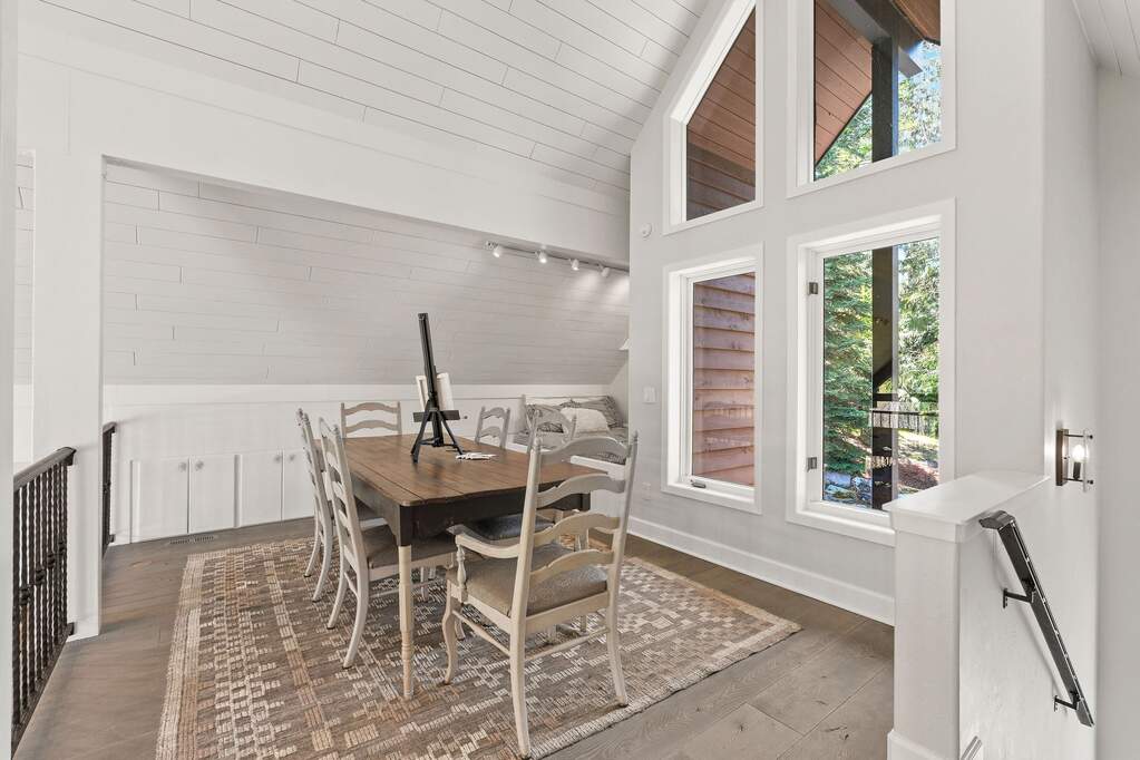 7 Bedroom Single Family Home/House's Image 47