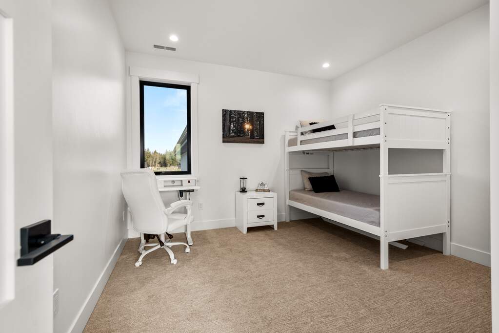 4 Bedroom Single Family Home/House's Image 28