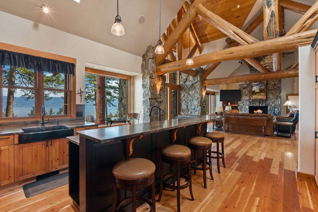 6 Bedroom Single Family Home/House's Image 23