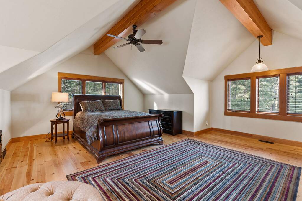 6 Bedroom Single Family Home/House's Image 41