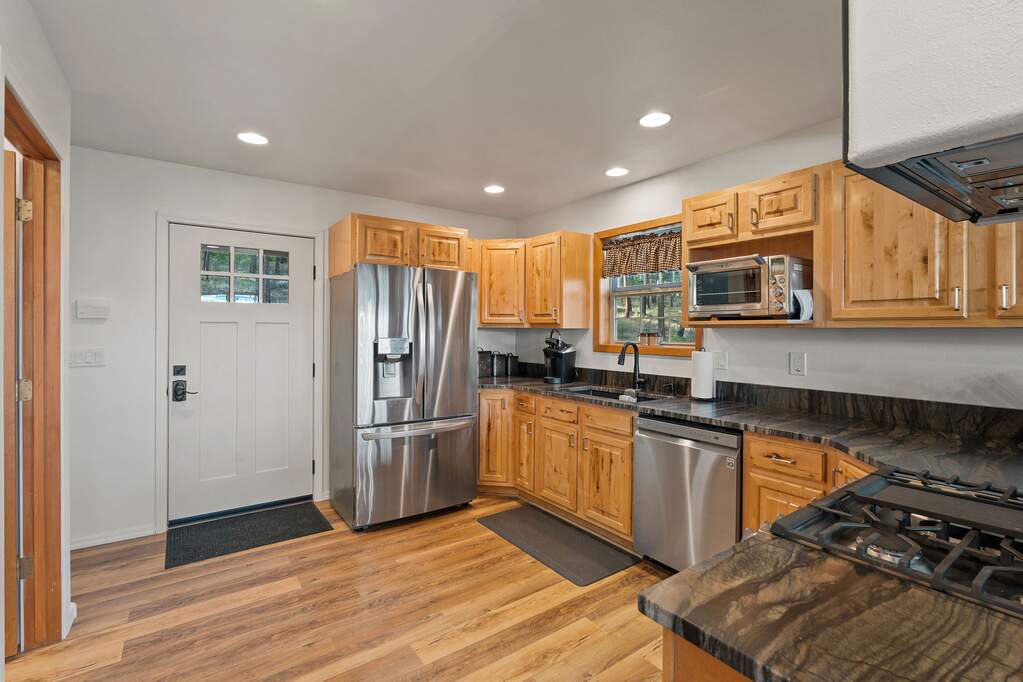 6 Bedroom Single Family Home/House's Image 62