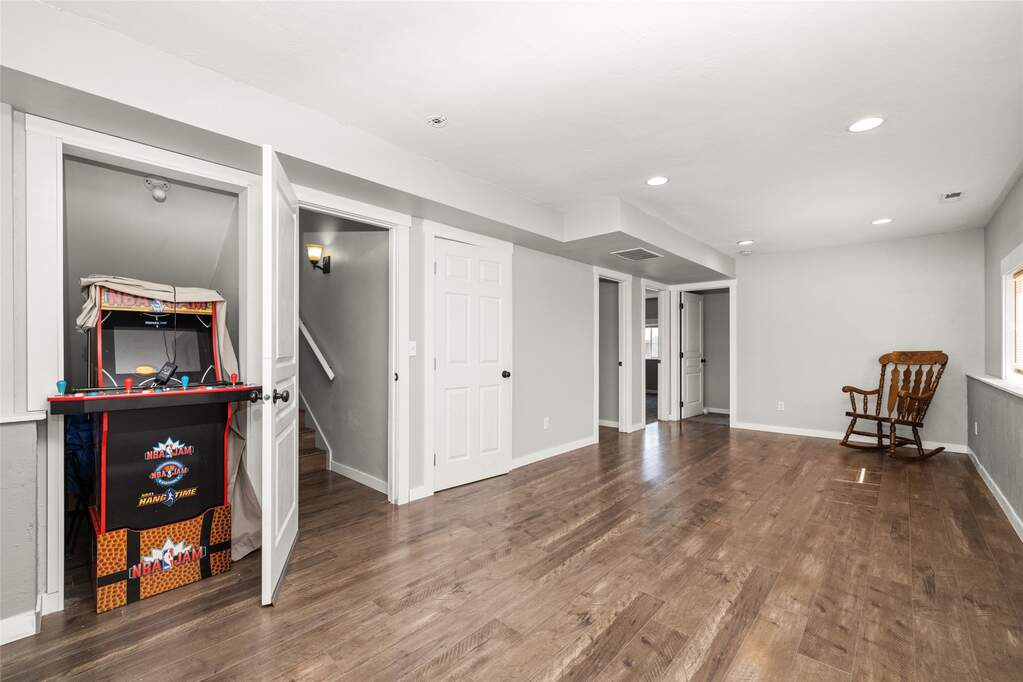 4 Bedroom Single Family Home/House's Image 14